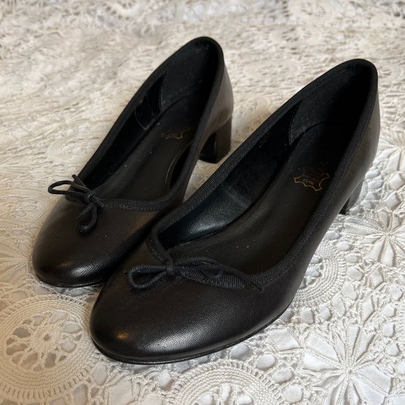 Vintage Black leather heeled ballet flats - Picture 7 of 11